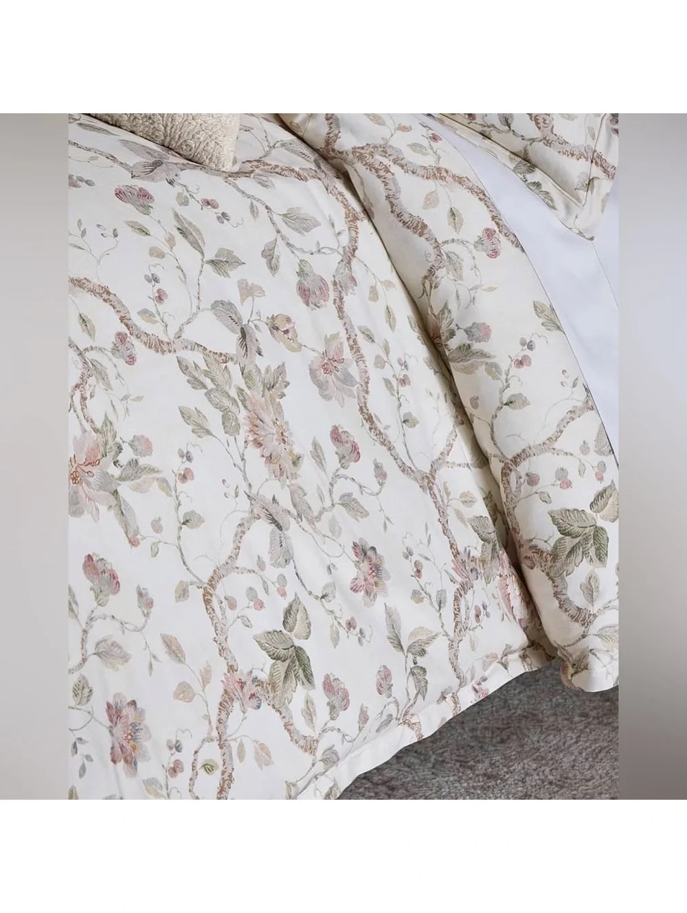 Ralph Lauren Home Elsie Duvet in Cream, Size Full/Queen, NEW with Tag